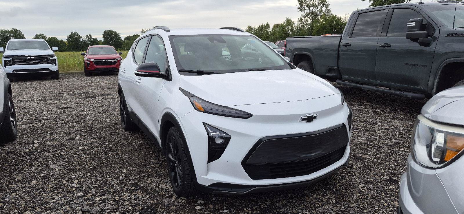 Used 2023 Chevrolet Bolt EUV LT w/ Convenience Package FWD image 2