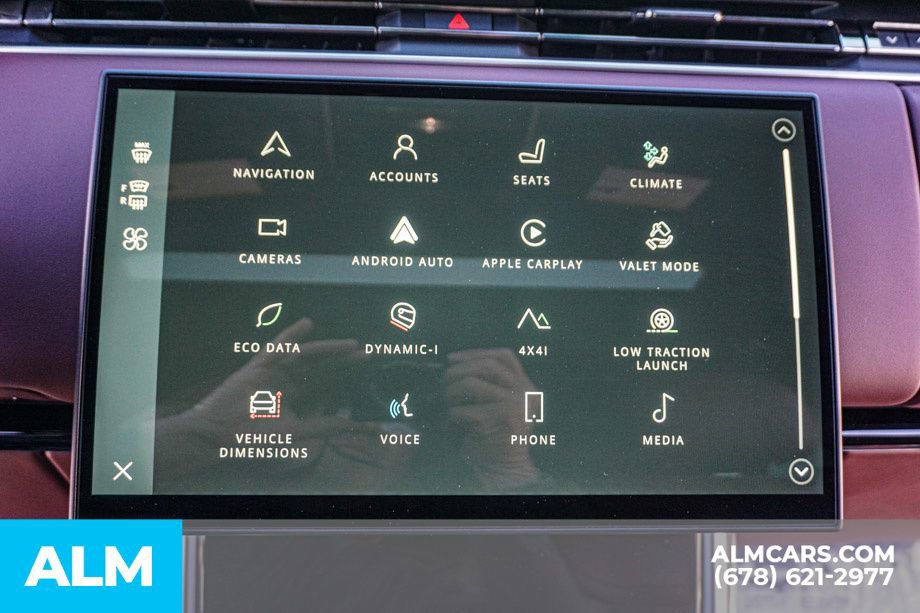 Used 2025 Land Rover Range Rover SE image 33