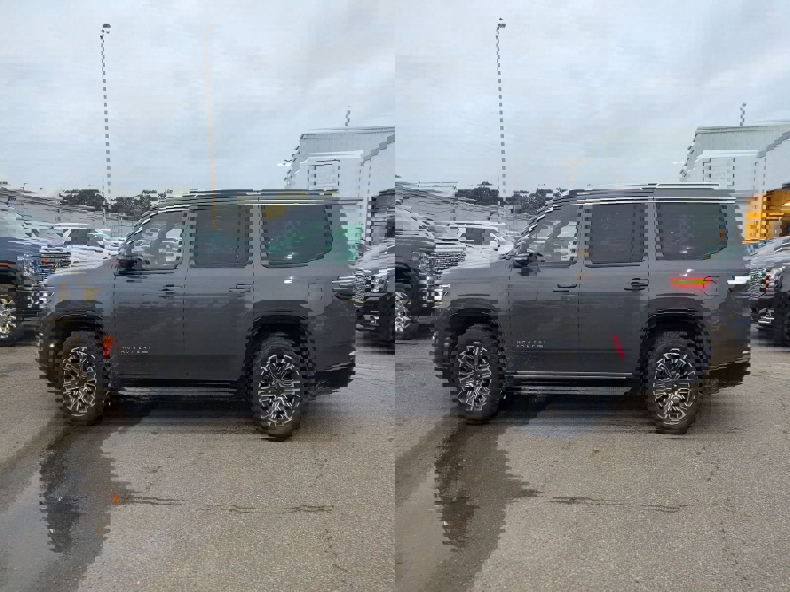 Used 2024 Jeep Wagoneer Series II image 32