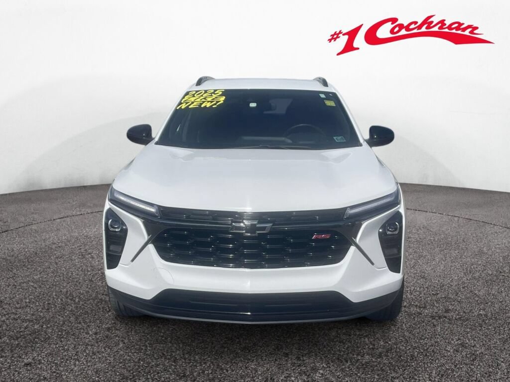 Used 2025 Chevrolet Trax RS w/ Driver Confidence Package FWD image 12