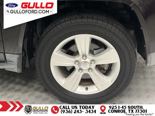 Used 2015 Jeep Compass Sport w/ Power Value Group FWD image 28