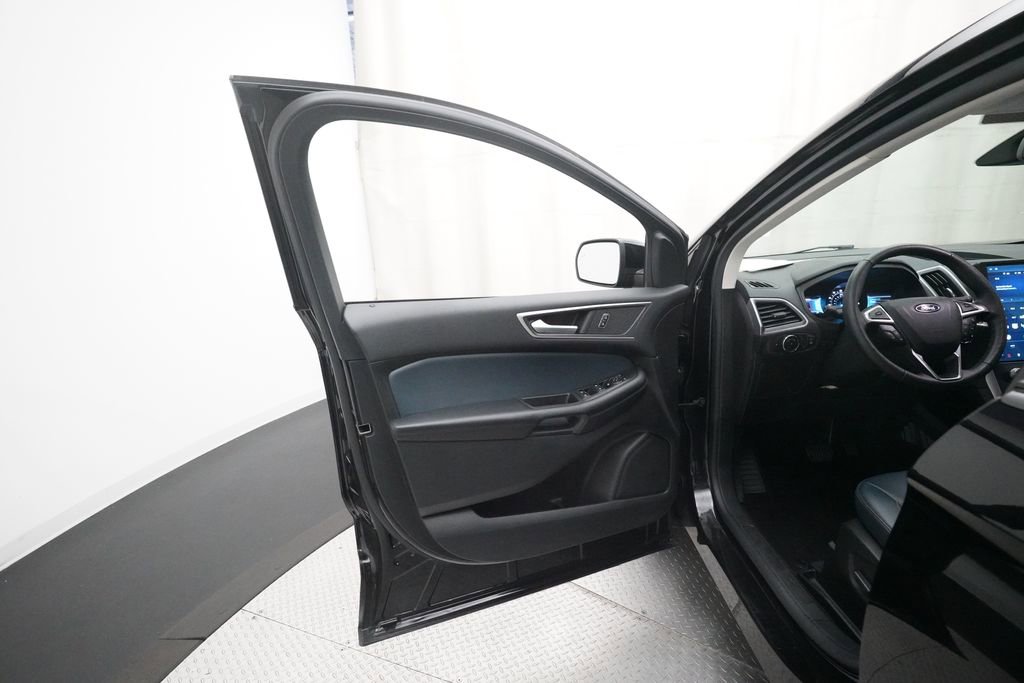 Used 2023 Ford Edge SEL w/ Sport Appearance Package image 30