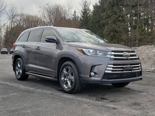 Used 2018 Toyota Highlander Limited Platinum image 1