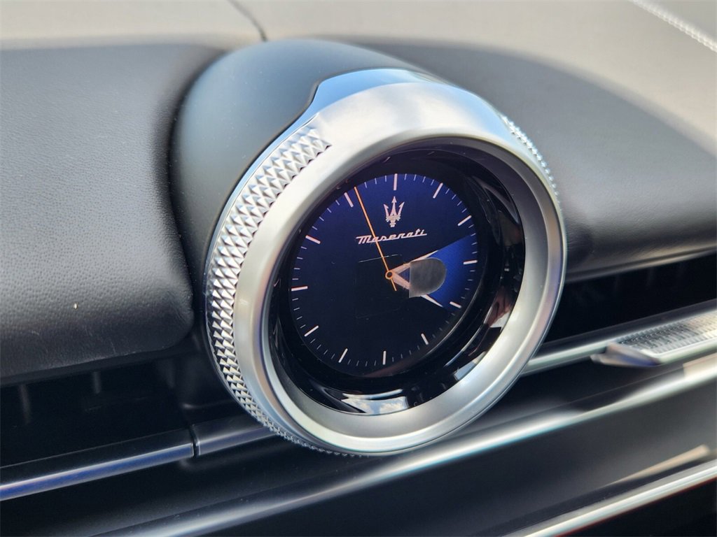 New 2025 Maserati Grecale GT image 11