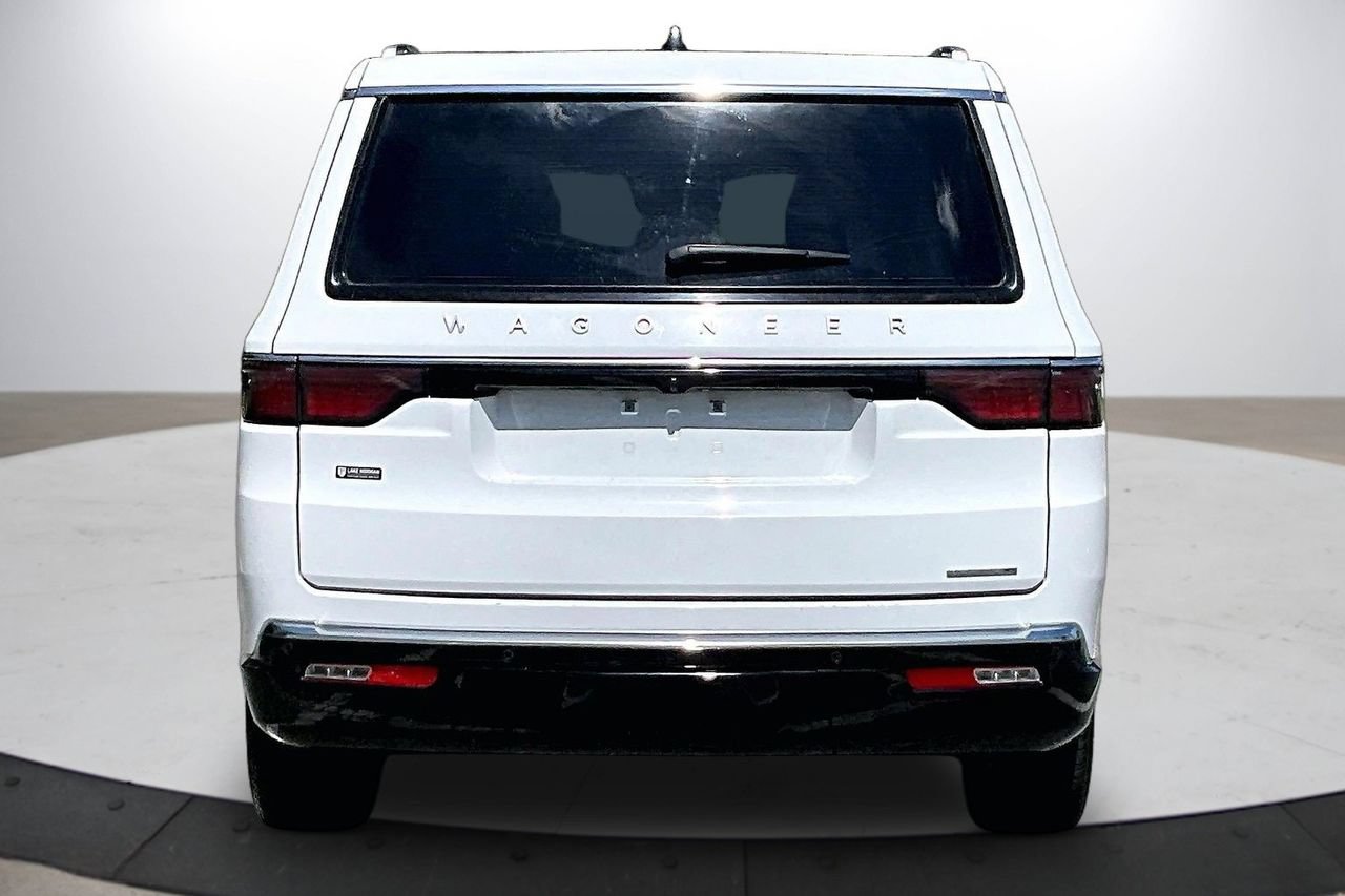 Certified 2024 Jeep Wagoneer L Series II w/ Flexible Seating Group AWD/4WD image 8
