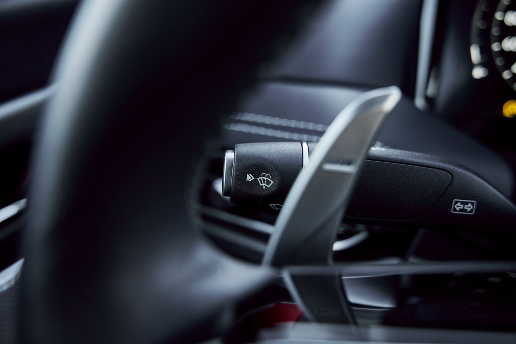 Used 2024 Aston Martin DB12 image 44