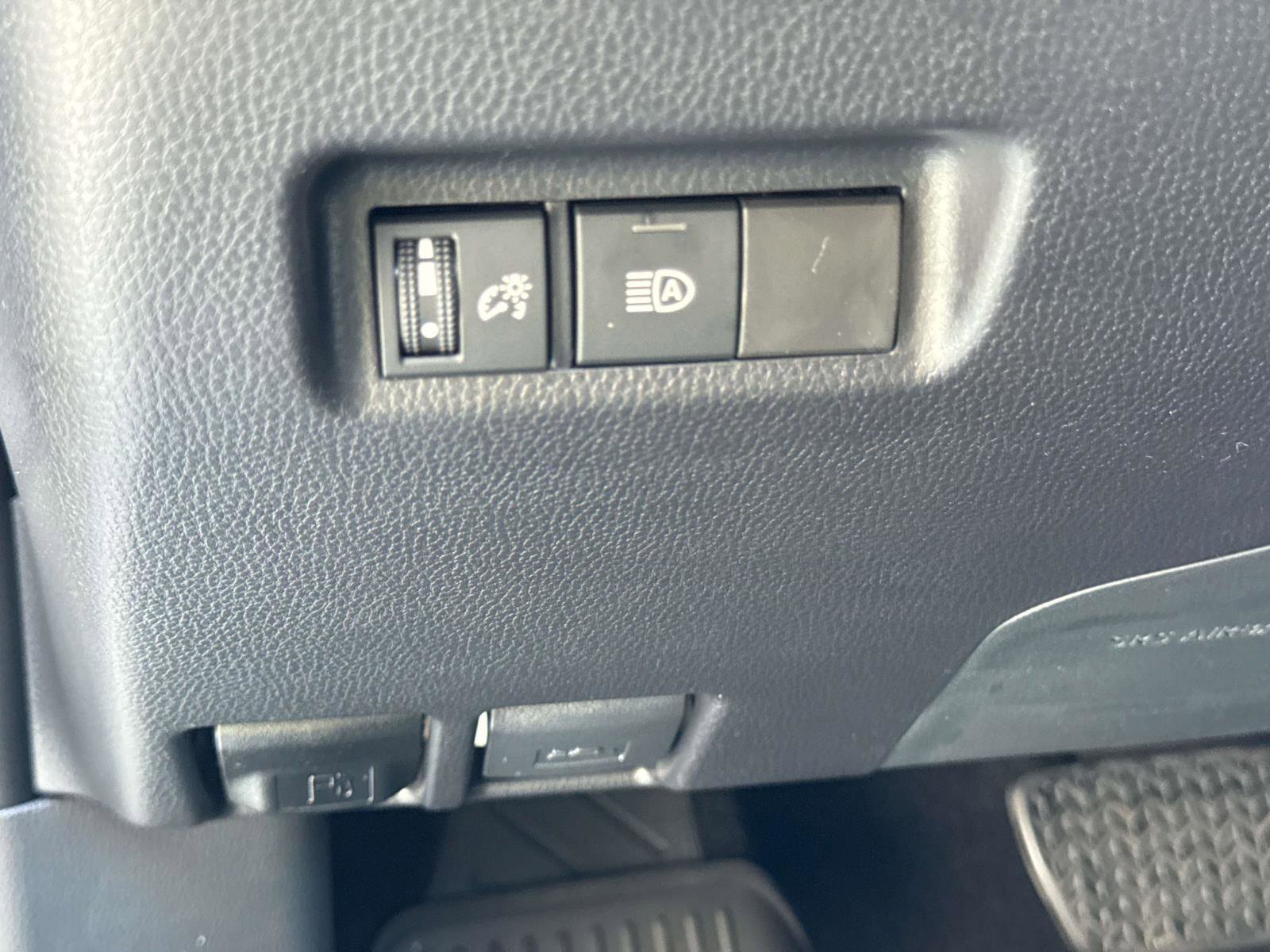 New 2025 Toyota RAV4 XLE image 18