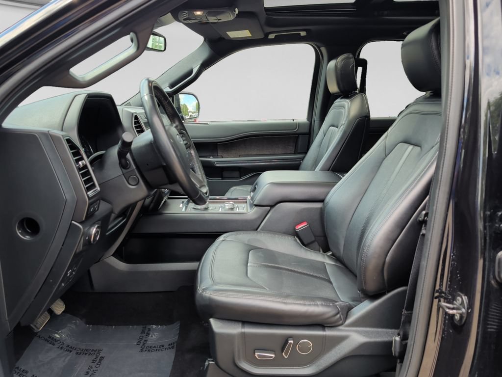 Used 2019 Ford Expedition Limited w/ Equipment Group 301A AWD/4WD image 16