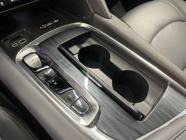 Used 2023 Buick Enclave Essence w/ LPO, Touring Package image 8