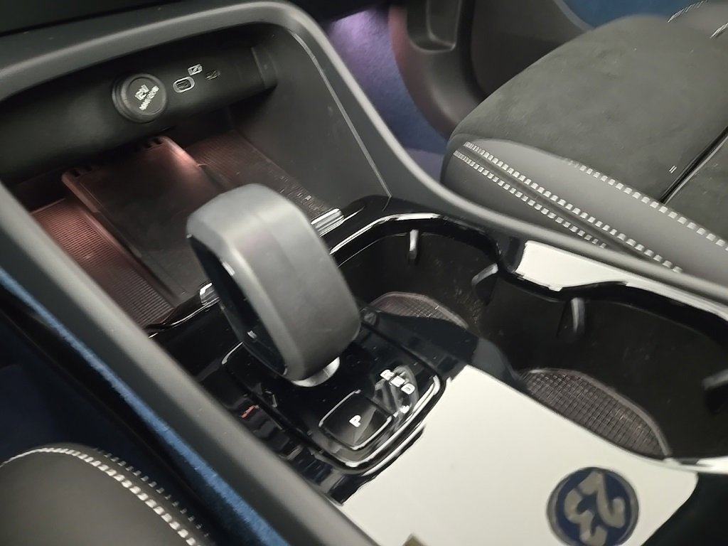 Certified 2023 Volvo XC40 Recharge Plus w/ Protection Package Premier image 20