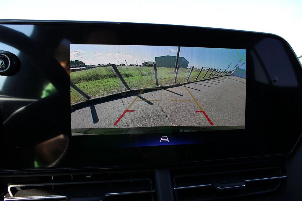 New 2026 Chevrolet Trax LT w/ Driver Confidence Package image 13