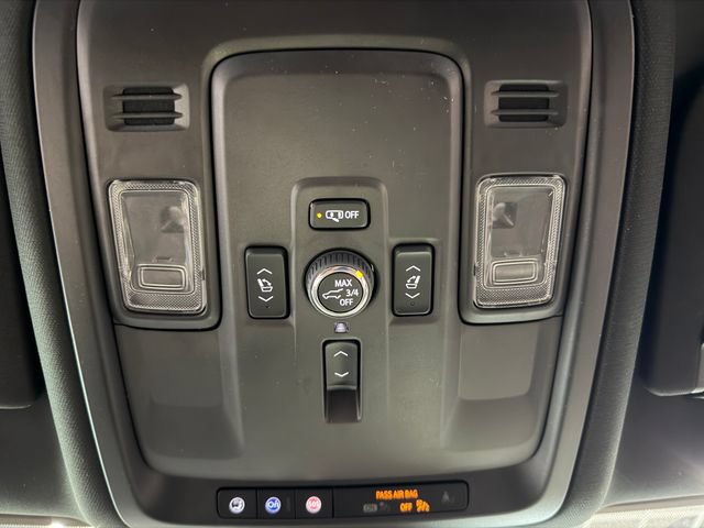 Used 2025 GMC Yukon XL Denali AWD/4WD image 24