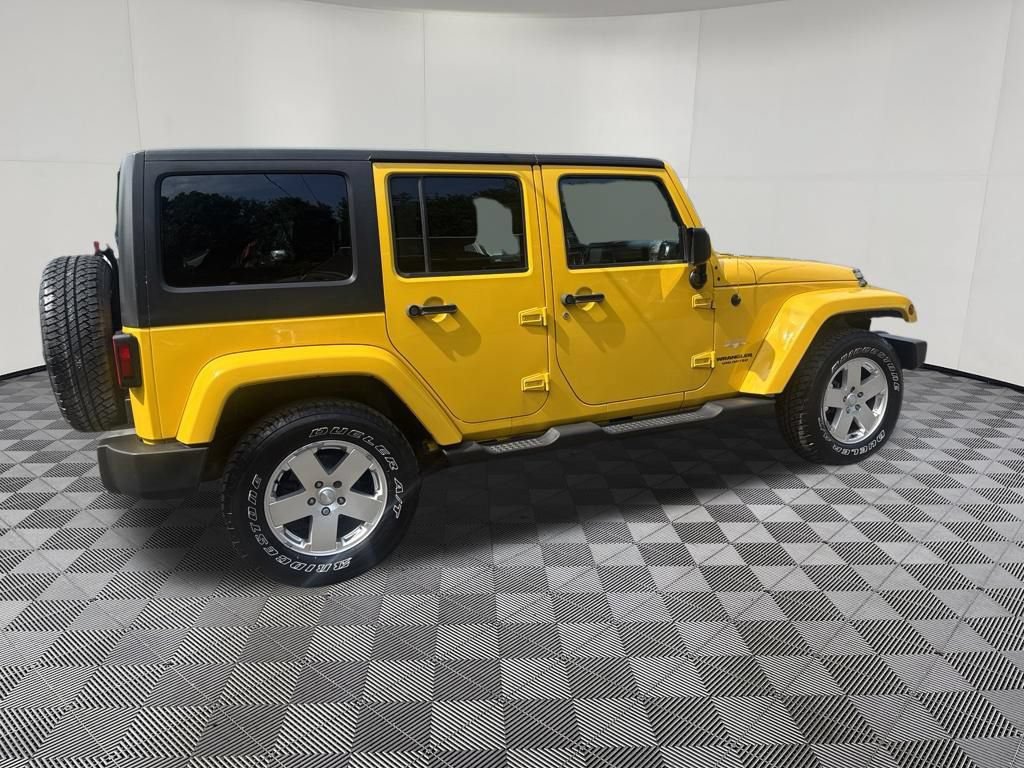 Used 2011 Jeep Wrangler Unlimited Sahara w/ Dual Top Group AWD/4WD image 9