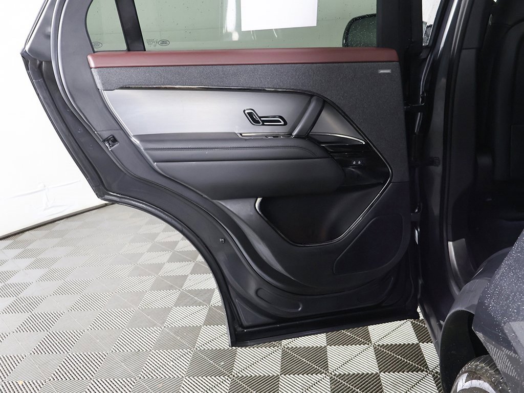 Used 2023 Land Rover Range Rover Sport SE Dynamic image 27