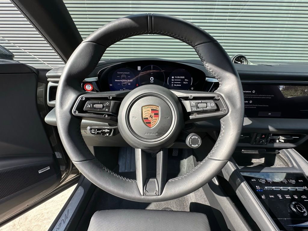 Used 2025 Porsche Macan 4 Electric image 15