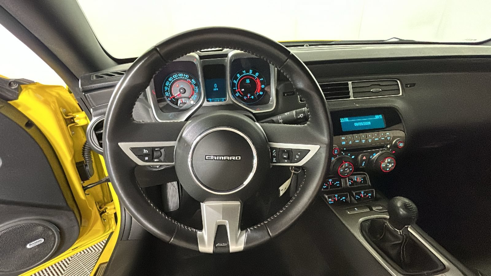 Used 2010 Chevrolet Camaro SS RWD image 15