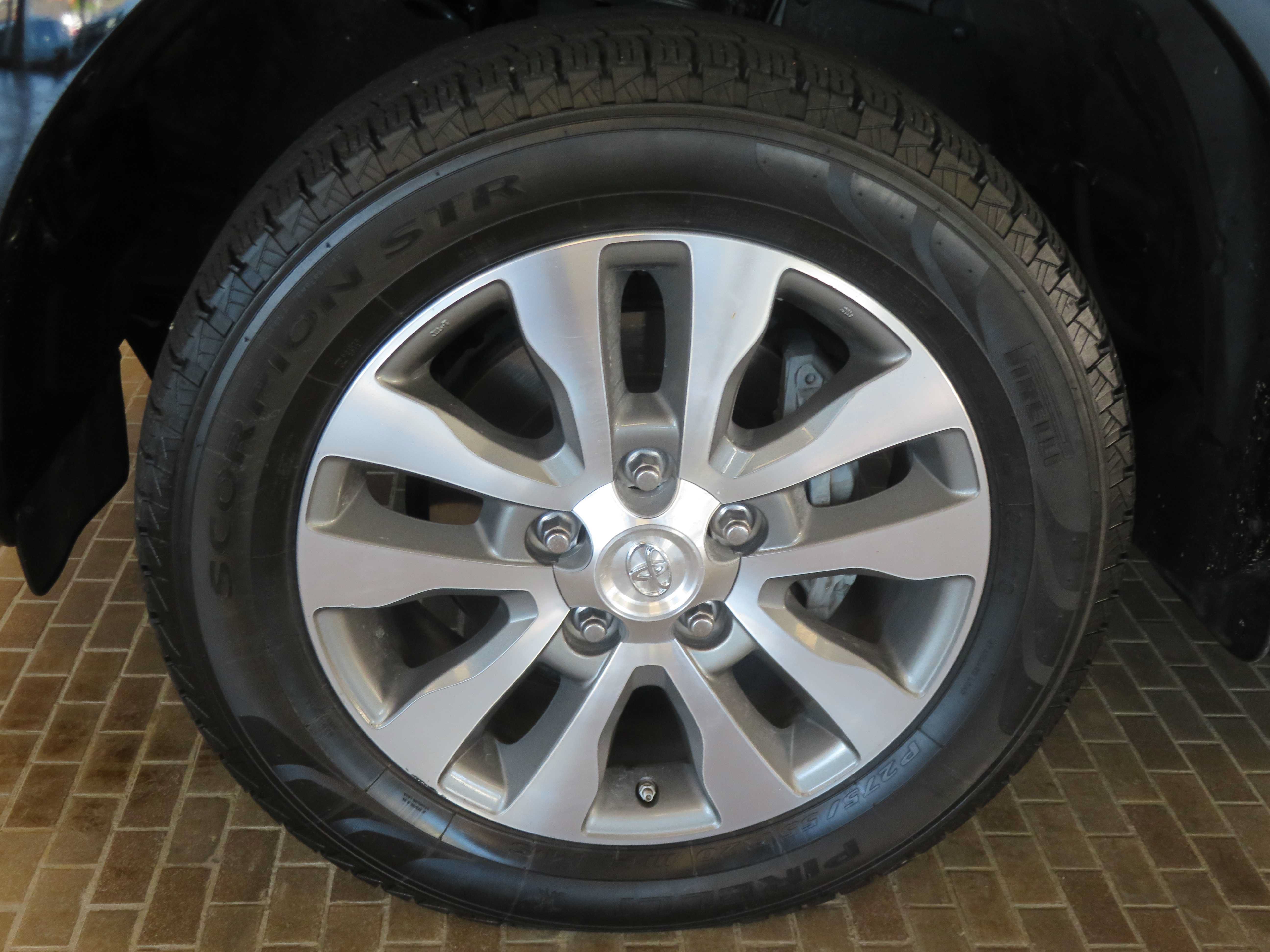 Used 2017 Toyota Sequoia Platinum RWD image 7