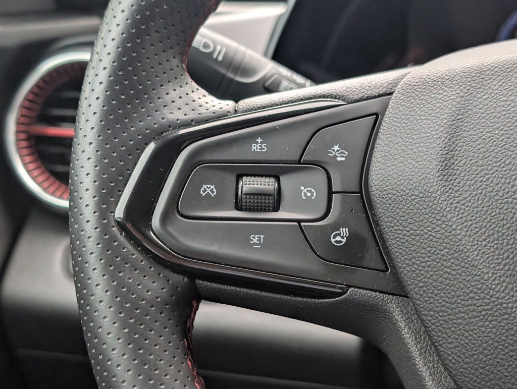 Used 2025 Chevrolet Trax RS w/ Driver Confidence Package FWD image 27