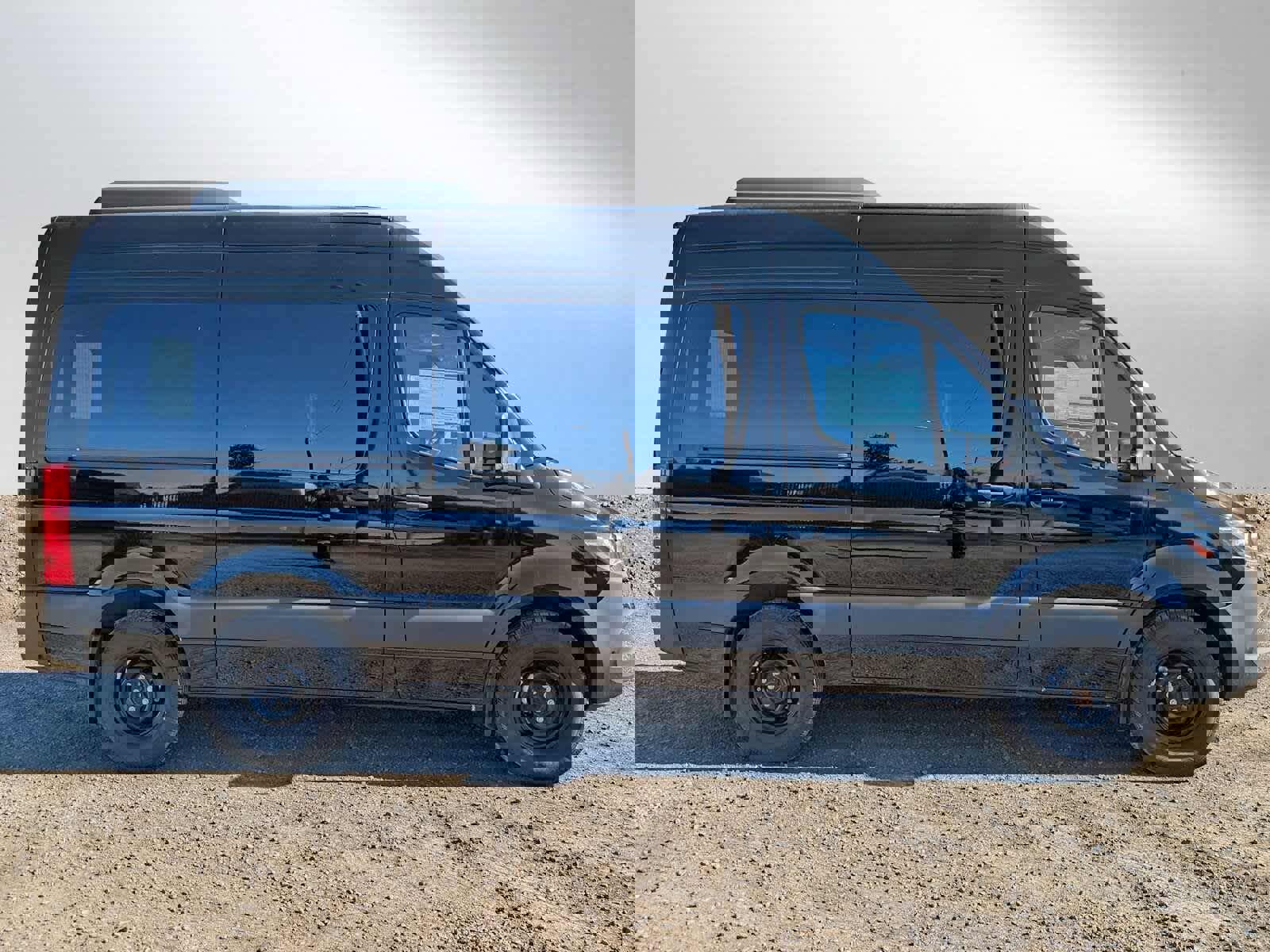 Used 2024 Mercedes-Benz Sprinter 2500 image 2