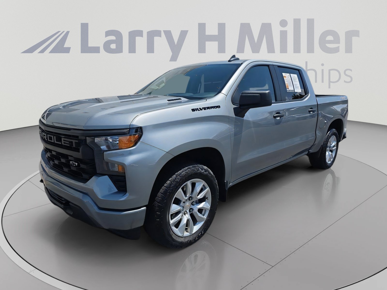 Certified 2025 Chevrolet Silverado 1500 Custom w/ LPO, Dark Essentials Package AWD/4WD image 4