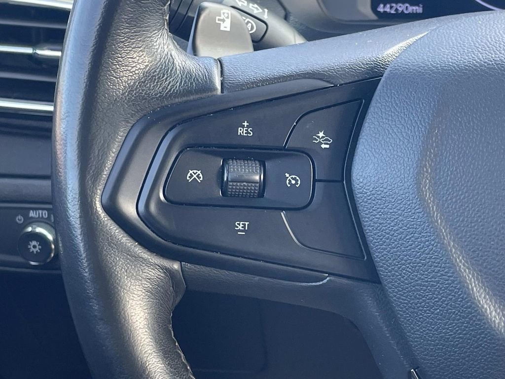 Used 2023 Chevrolet Bolt LT w/ Infotainment Package image 27