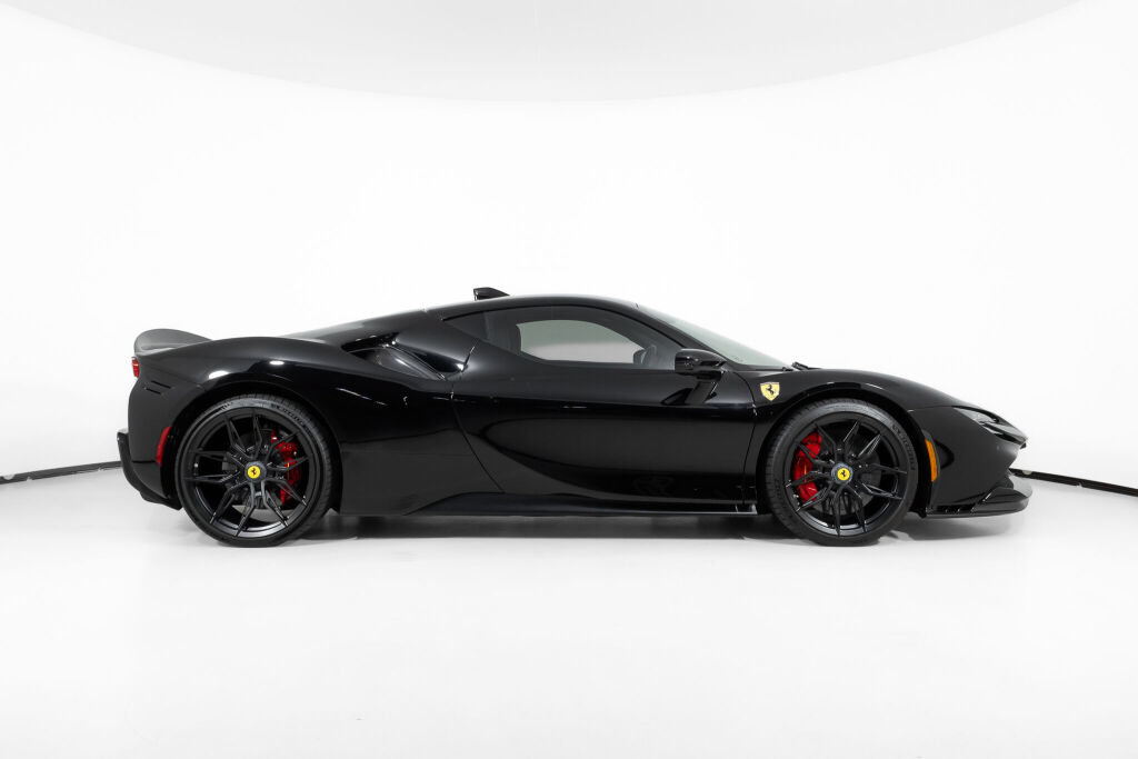 Used 2023 Ferrari SF90 Stradale AWD/4WD image 10