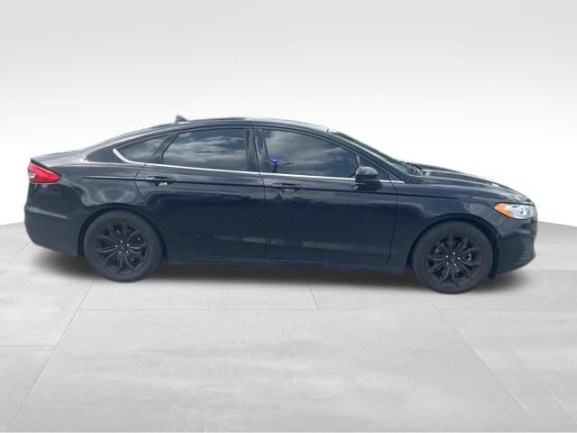 Used 2019 Ford Fusion SE FWD image 4