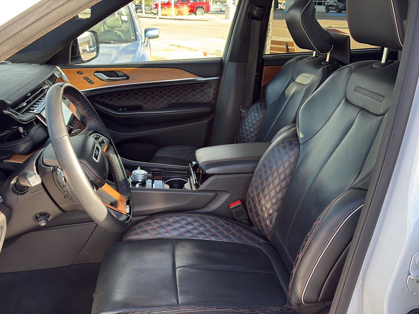 Used 2023 Jeep Grand Cherokee L Summit image 6