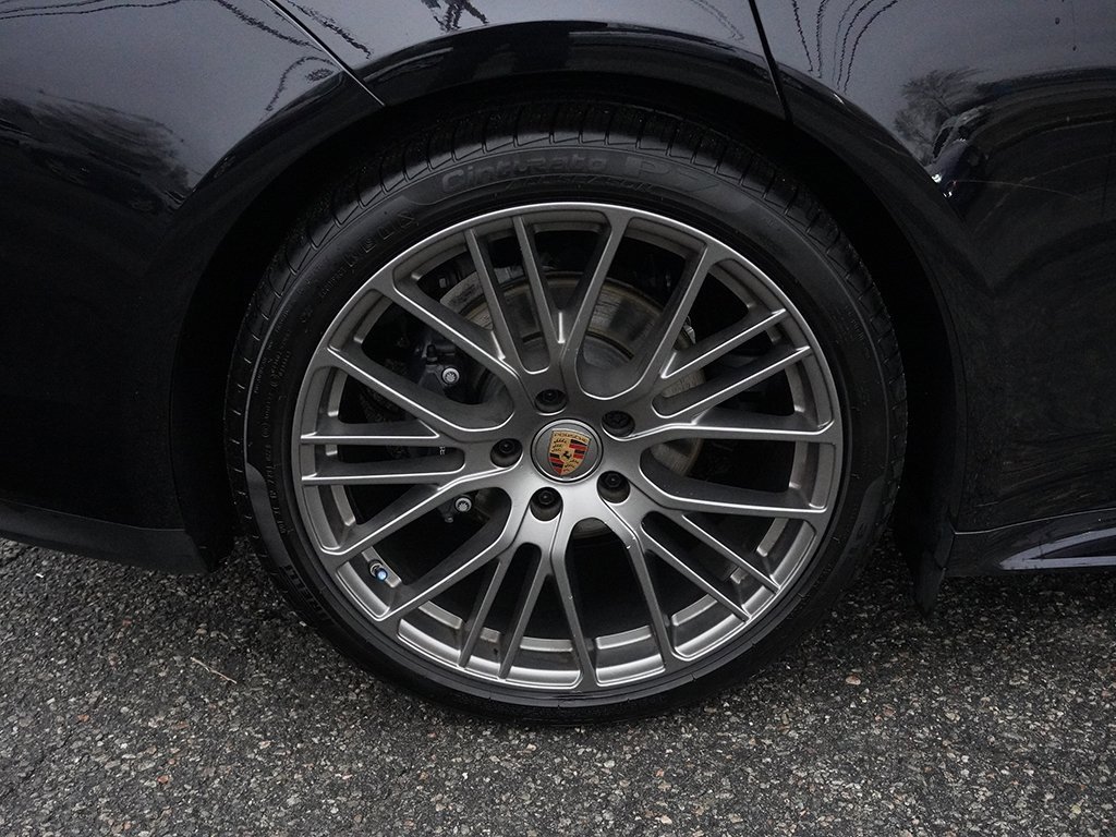 Used 2023 Porsche Panamera 4 Platinum Edition image 24