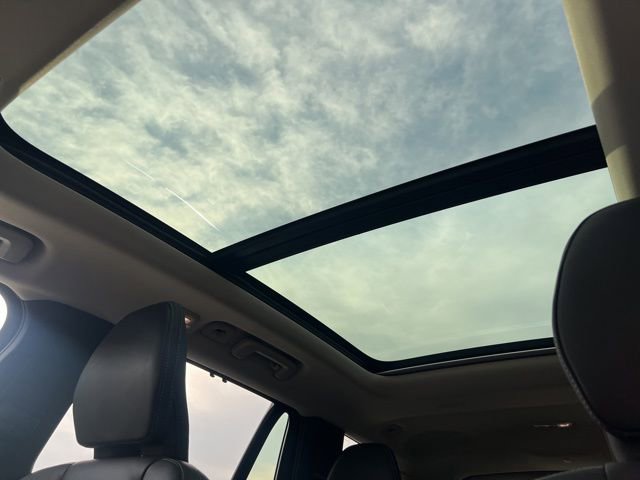 Certified 2025 Volvo XC90 T8 Ultra w/ Protection Package Premier AWD/4WD image 30