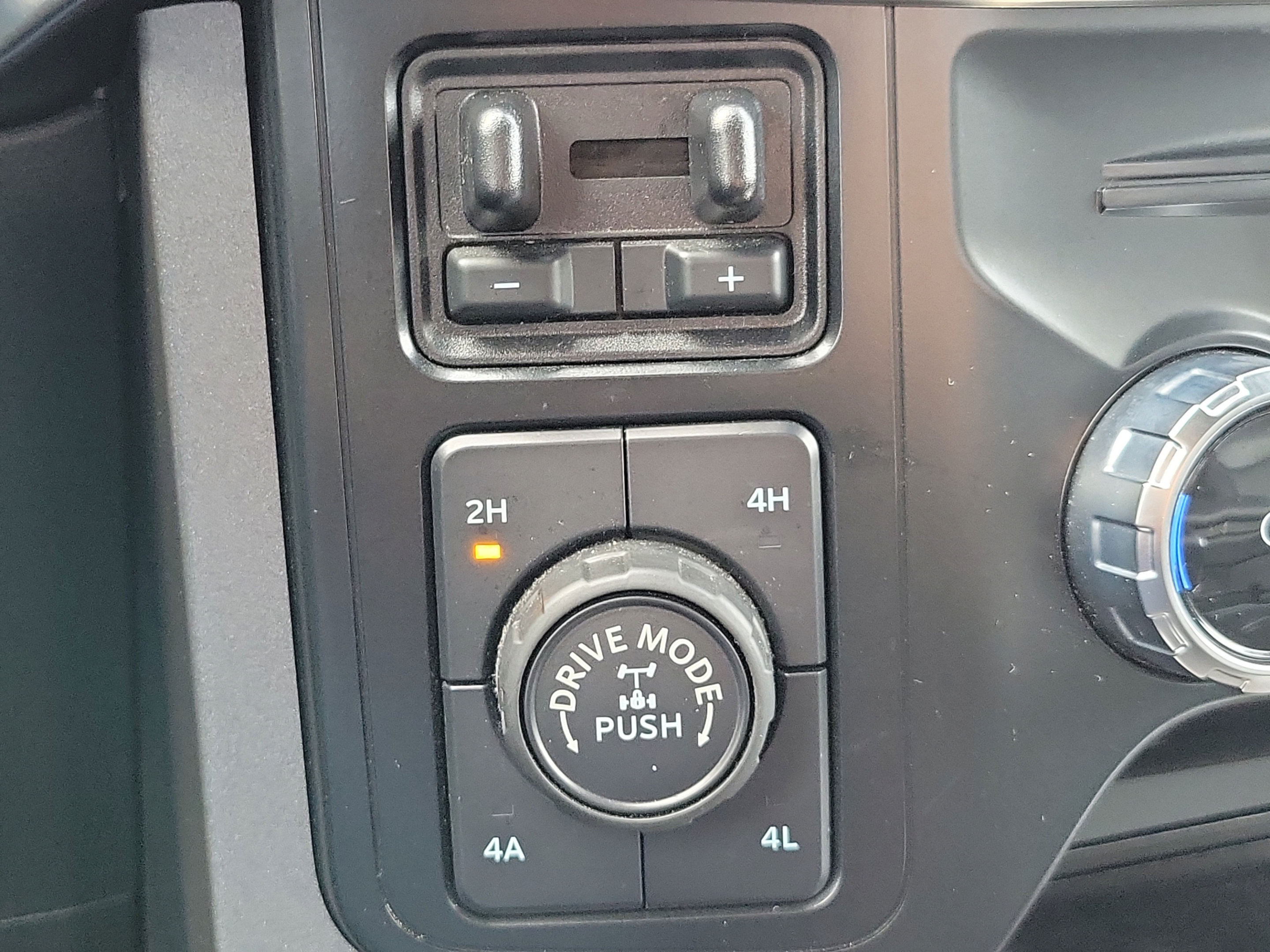 Used 2023 Ford F150 Lariat w/ Max Trailer Tow Package AWD/4WD image 26