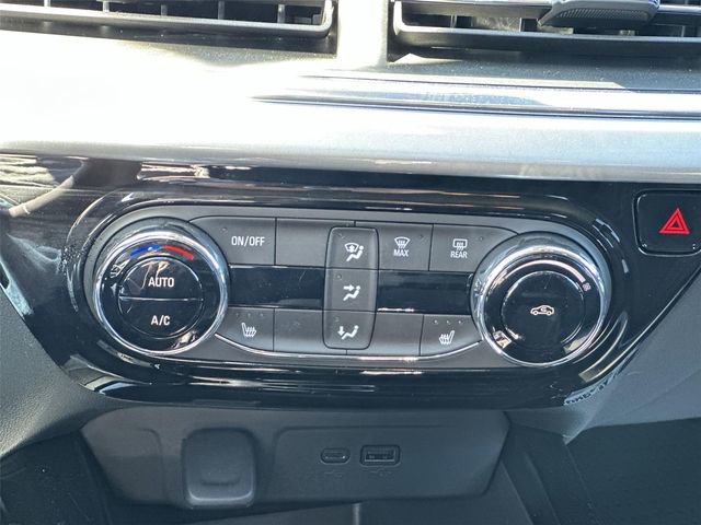 Used 2025 Chevrolet Trax LT w/ Driver Confidence Package FWD image 33