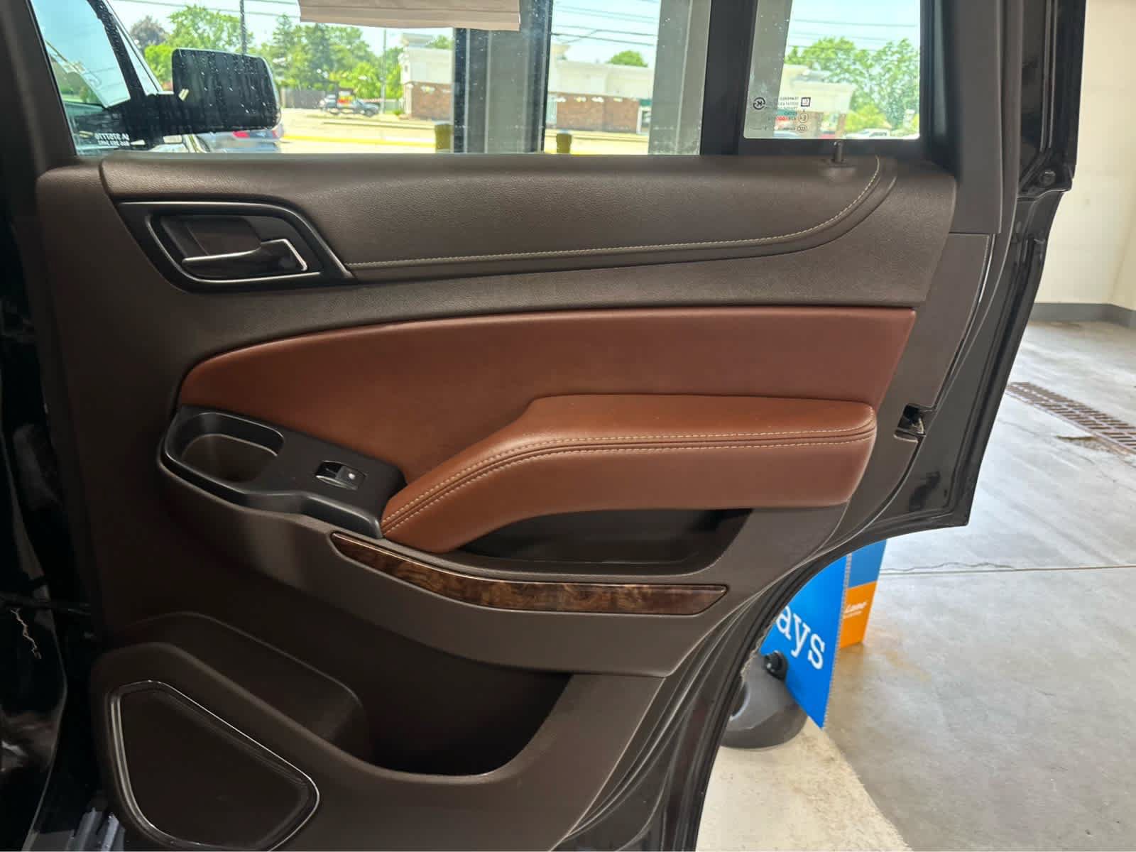 Used 2018 Chevrolet Tahoe Premier AWD/4WD image 32