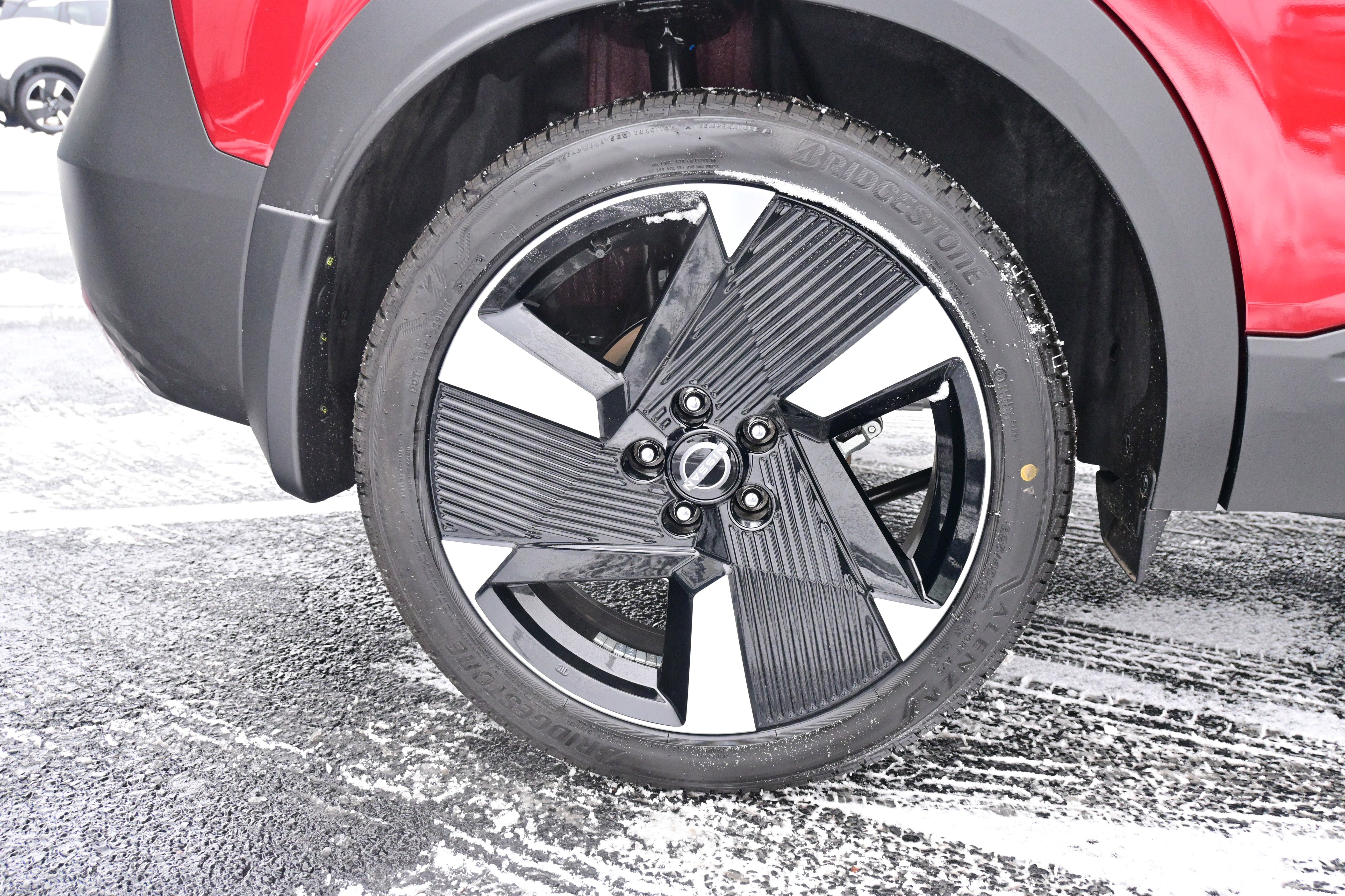 New 2026 Nissan Kicks SR w/ SR Premium Package AWD/4WD image 9
