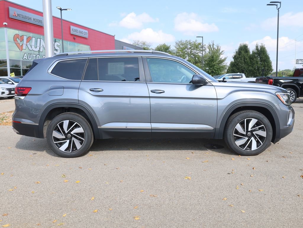 Used 2025 Volkswagen Atlas SEL image 11