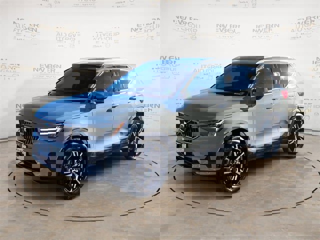 Certified 2025 Volvo XC40 B5 Core