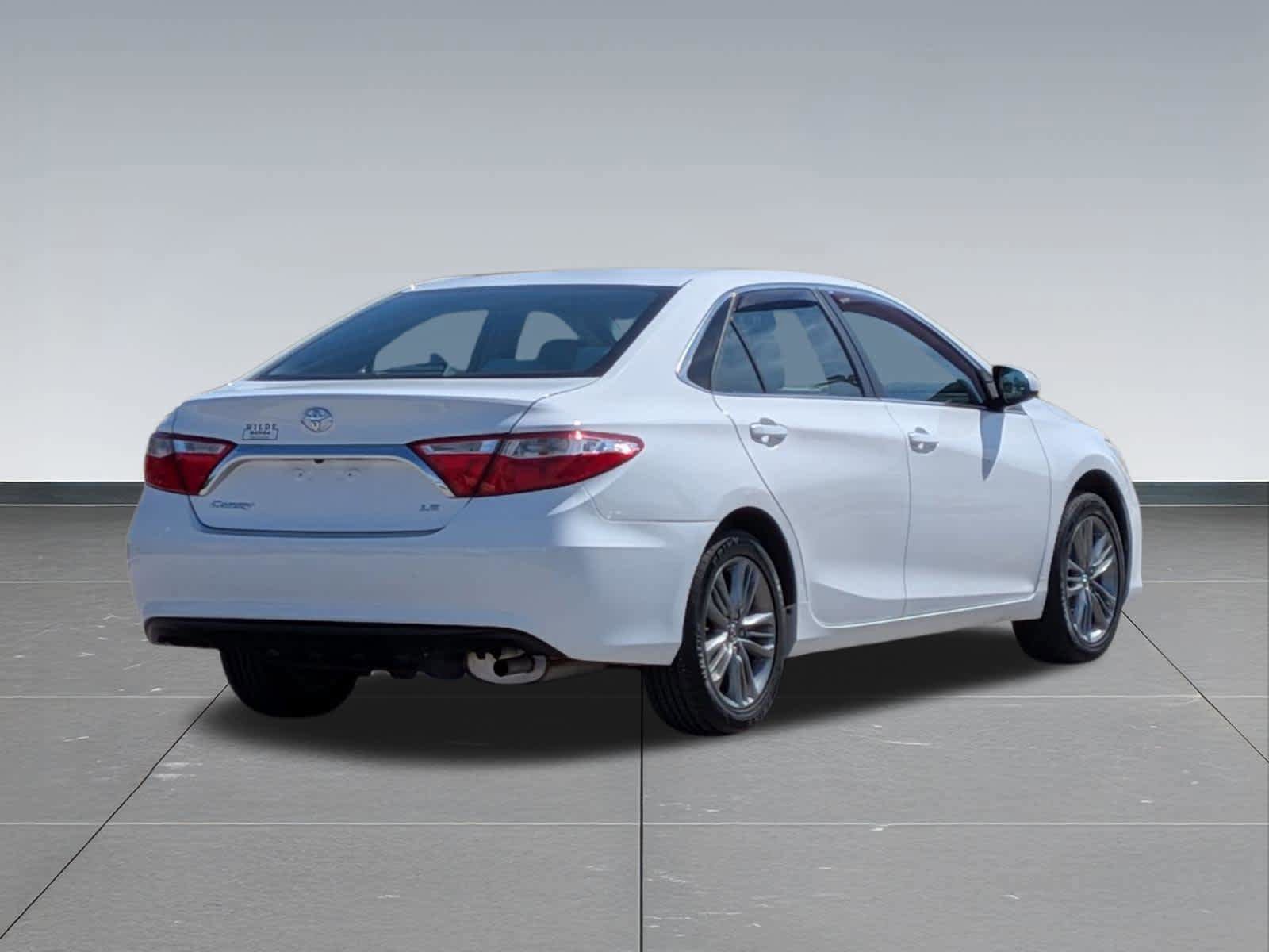 Used 2015 Toyota Camry LE FWD image 5