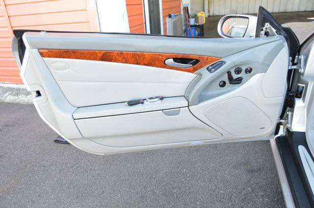 Used 2005 Mercedes-Benz SL 500 image 30