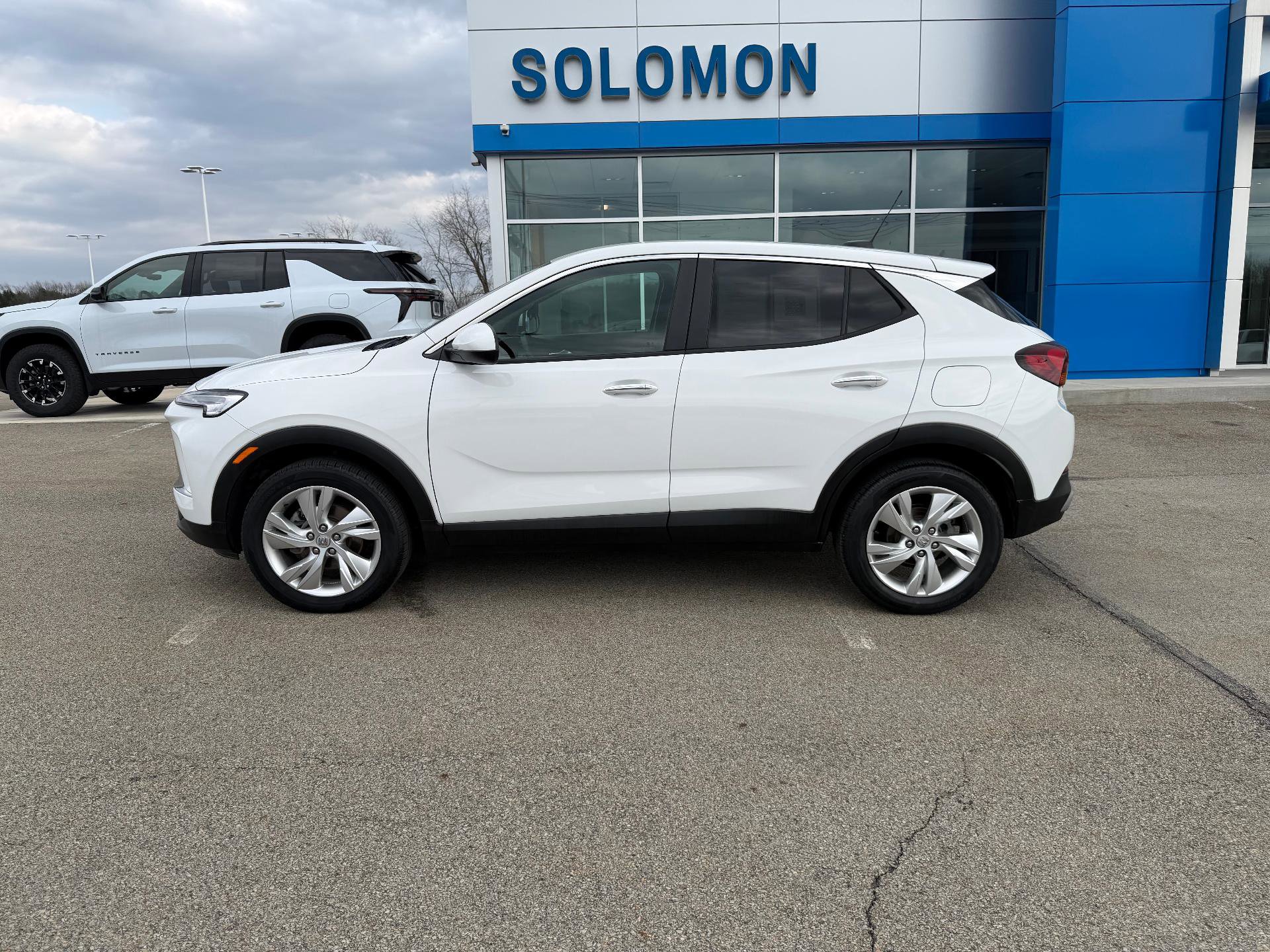 Certified 2024 Buick Encore GX Preferred w/ Comfort Package image 3