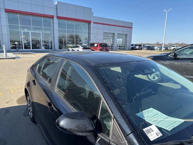 Used 2023 Toyota Corolla LE image 6