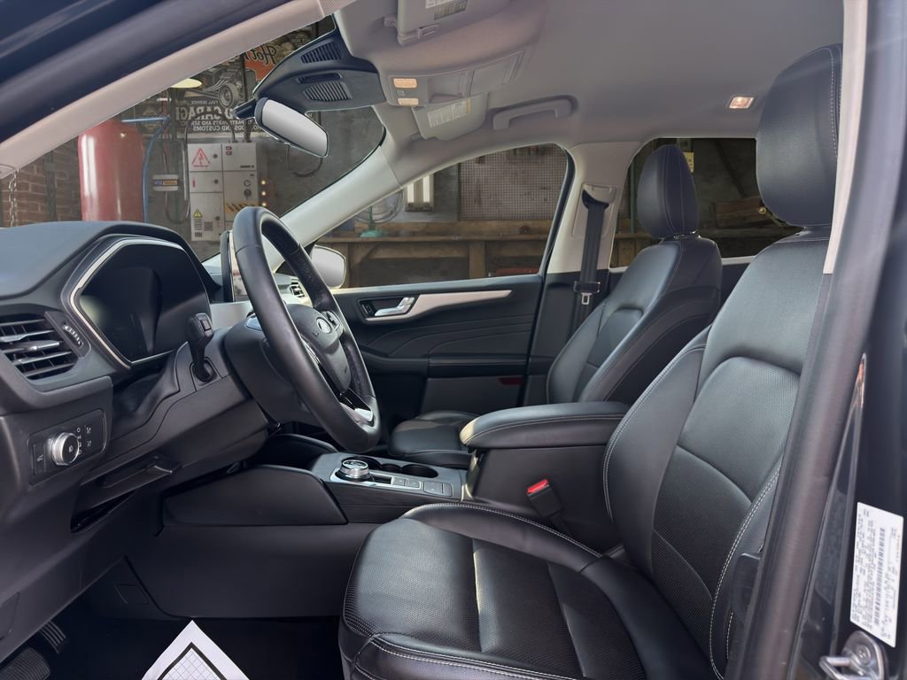 Used 2022 Ford Escape SEL w/ Technology Package image 13