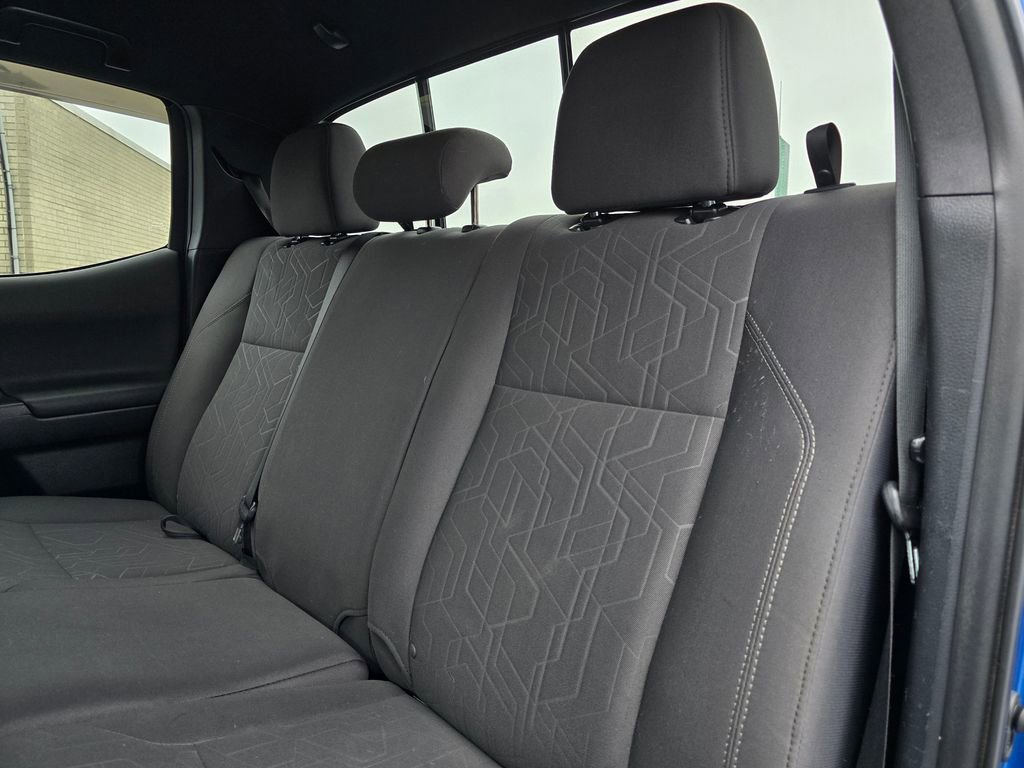 Used 2018 Toyota Tacoma TRD Off-Road image 19