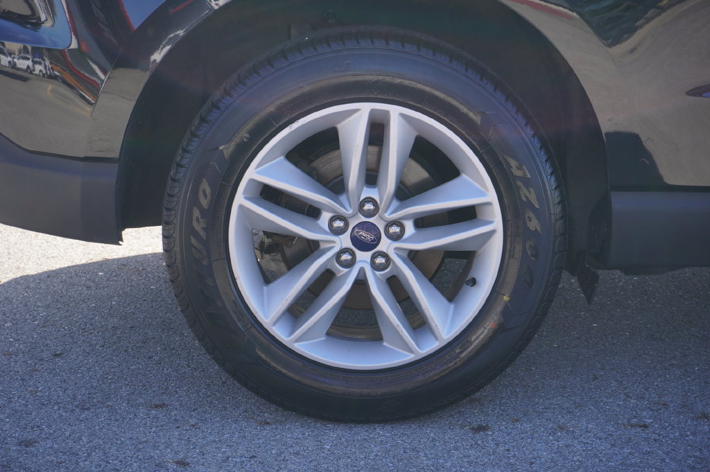 Used 2018 Ford Edge SEL w/ Equipment Group 201A AWD/4WD image 12