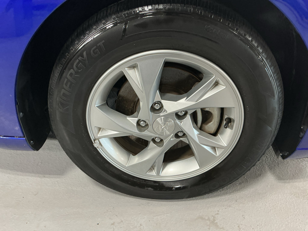 Certified 2023 Hyundai Elantra SE FWD image 4