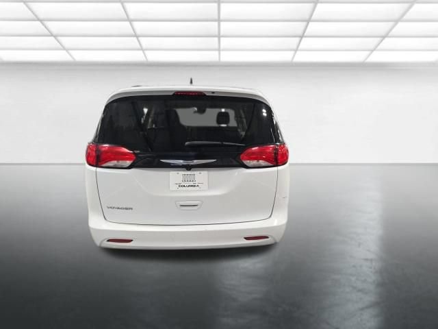 Used 2024 Chrysler Voyager LX FWD image 5