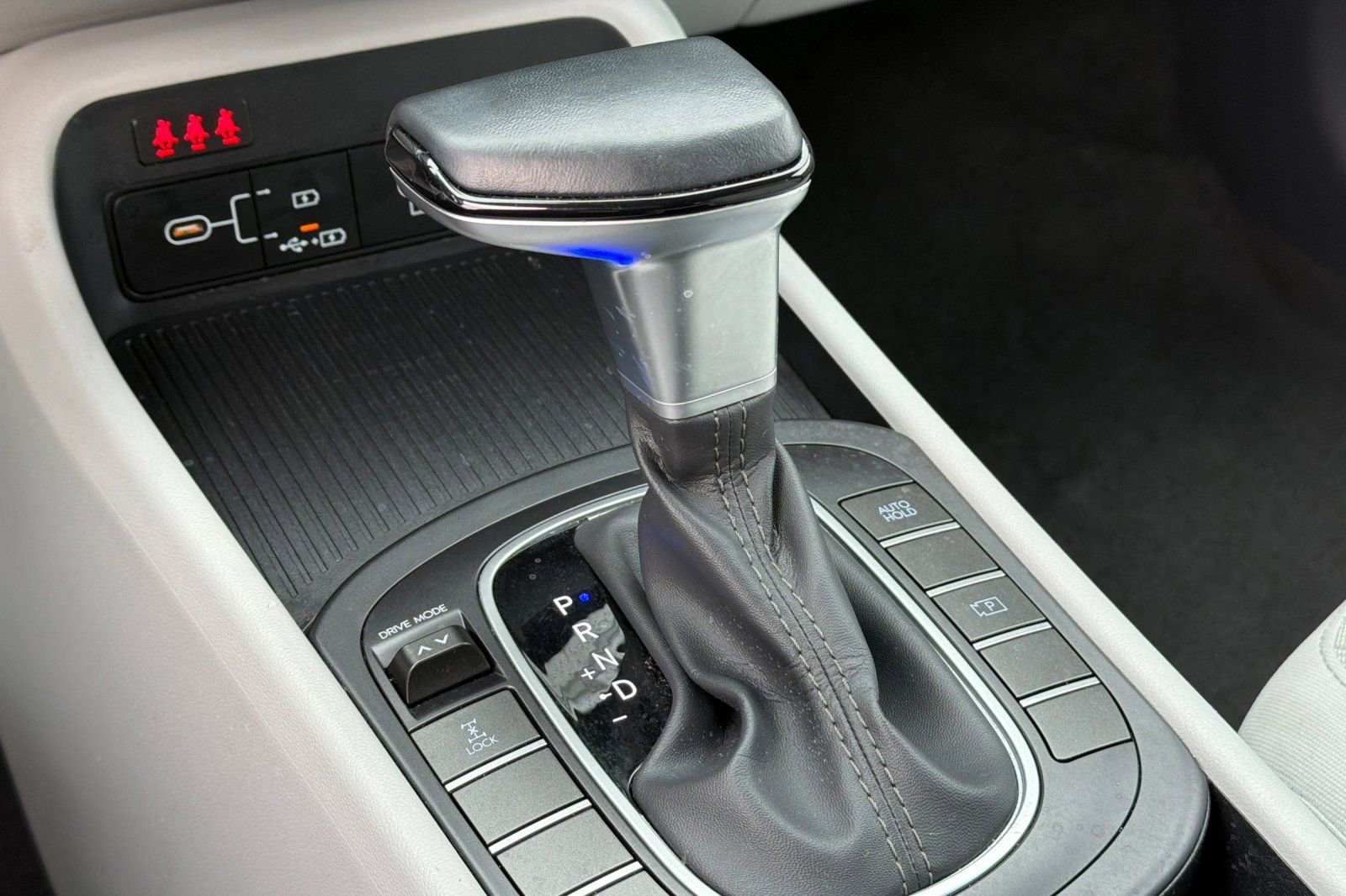 Used 2024 Hyundai Kona SEL image 33