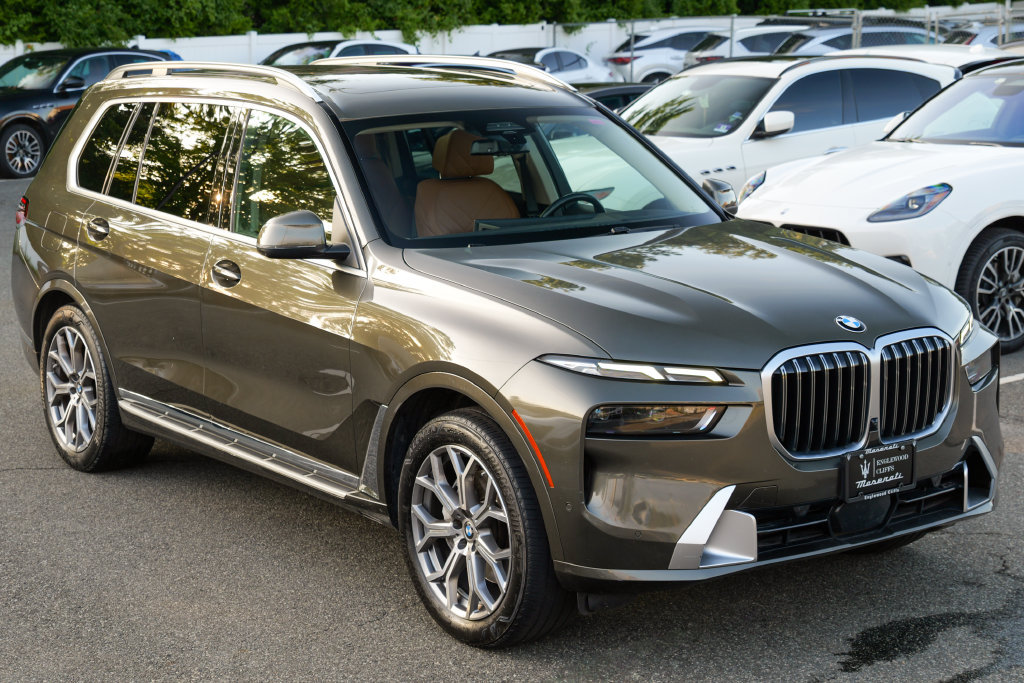 Used 2024 BMW X7 xDrive40i AWD/4WD image 9