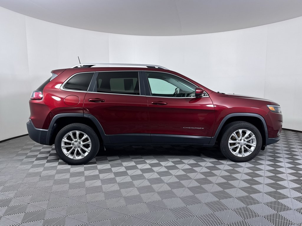 Used 2019 Jeep Cherokee Latitude w/ Cold Weather Group AWD/4WD image 13