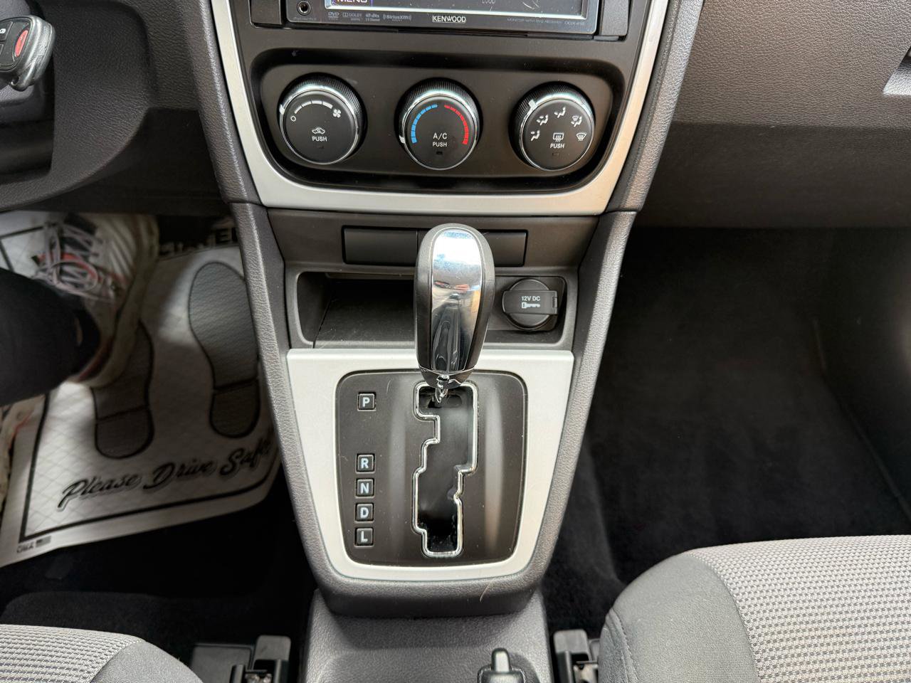 Used 2010 Dodge Caliber SXT image 22