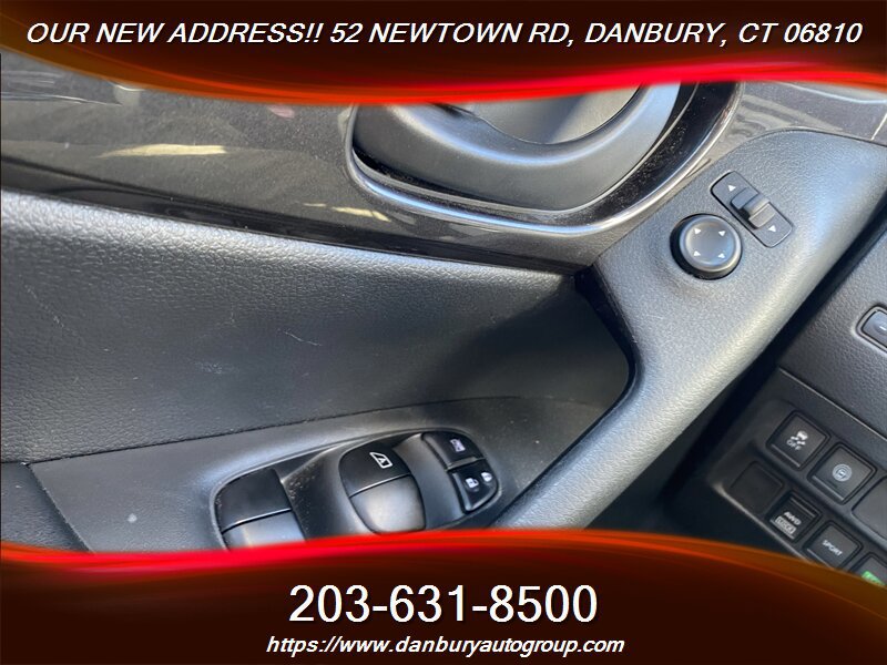 Used 2020 Nissan Rogue S AWD/4WD image 21